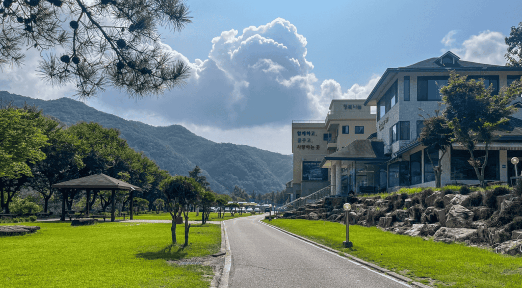retreat facility with clear skies
